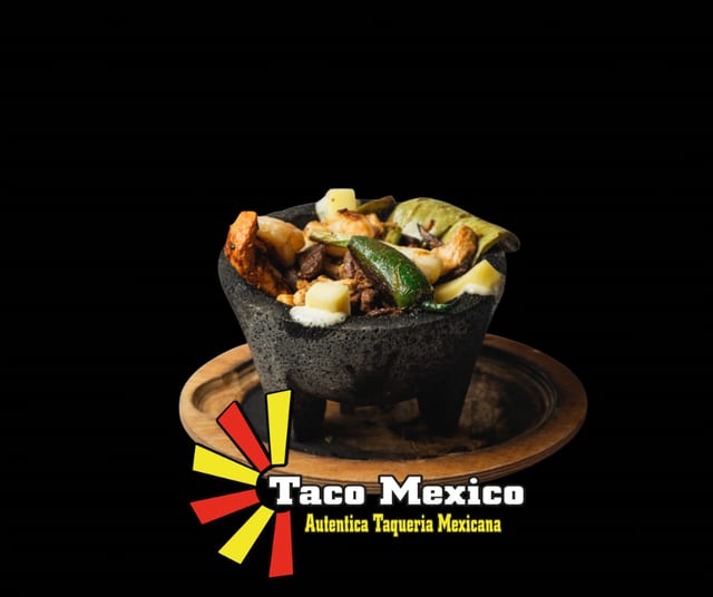 Molcajete a La Mexicana Fajita.