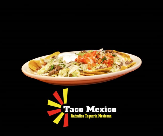 Nachos Supremos (Beef or Chicken).